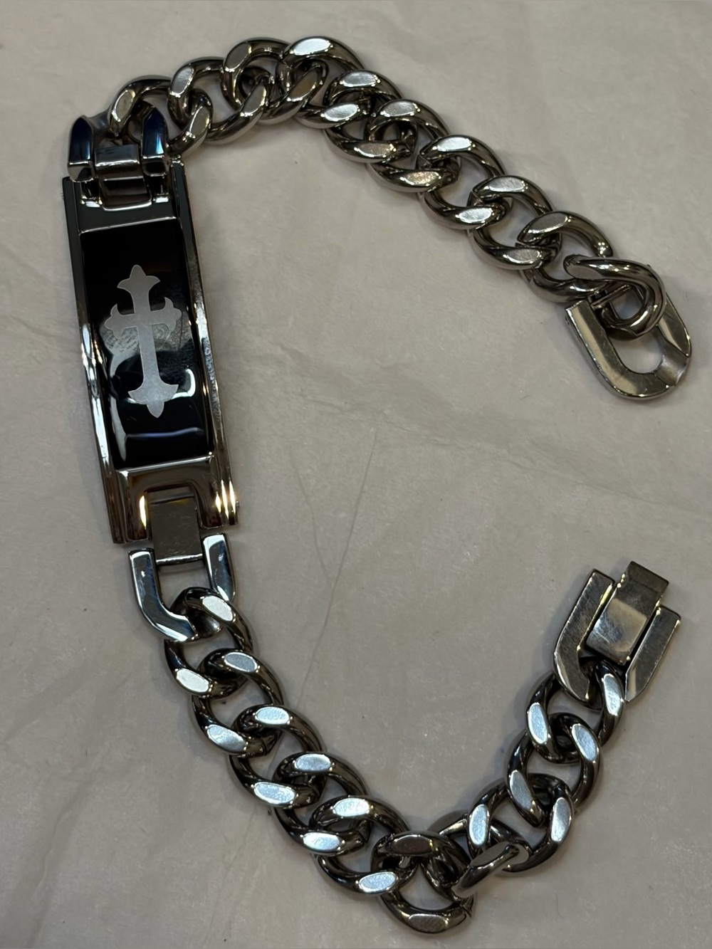 NIB Men's Stainless Steel Cross Bracelet - Silver
9.5”